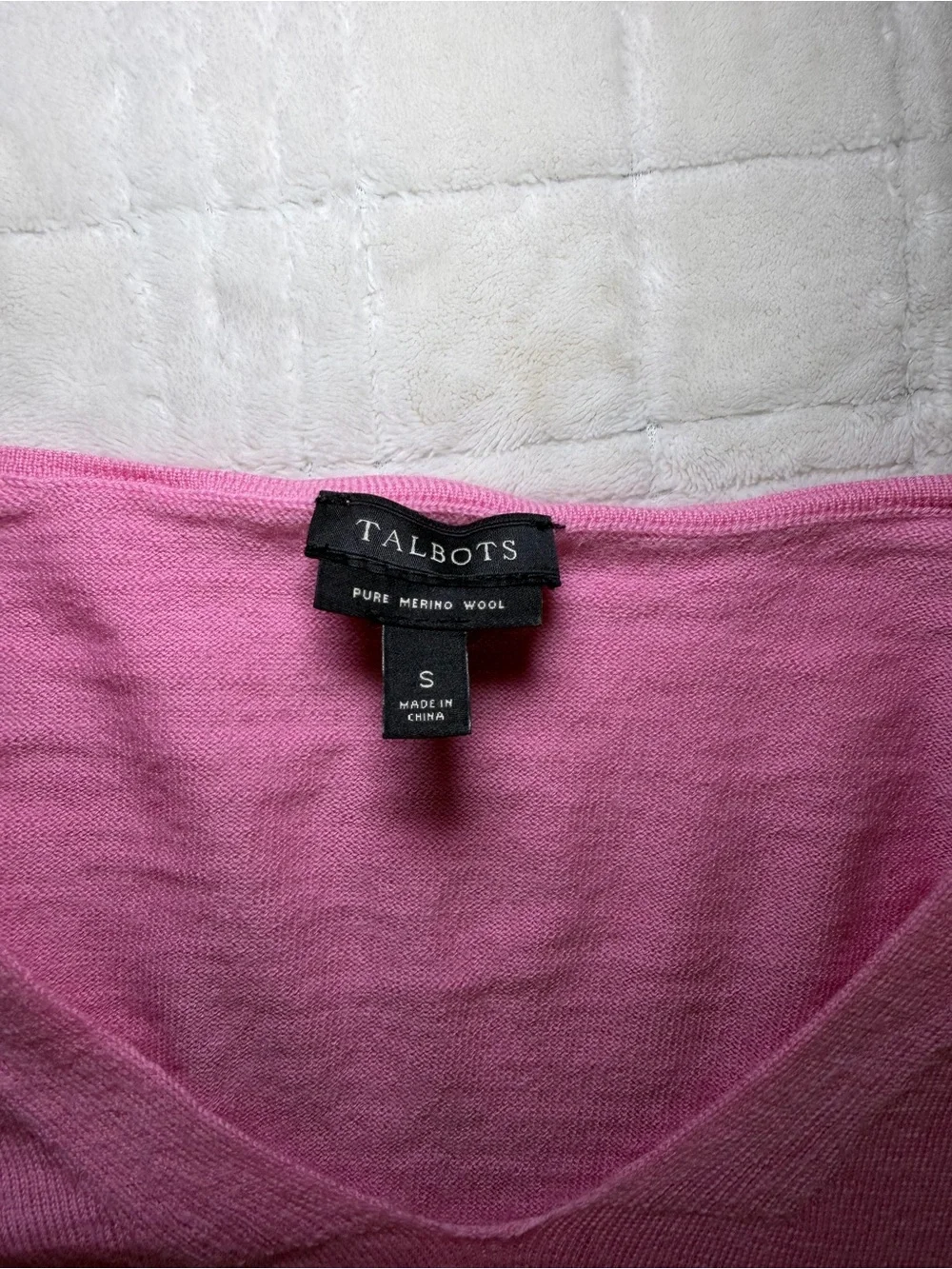 Talbots Pink V-Neck Lightweight Merino Wool Sweater Small